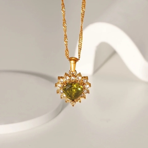 18K Gold Plated Green Cubic Zirconia Heart Pendant Necklace - Picture 2 of 8